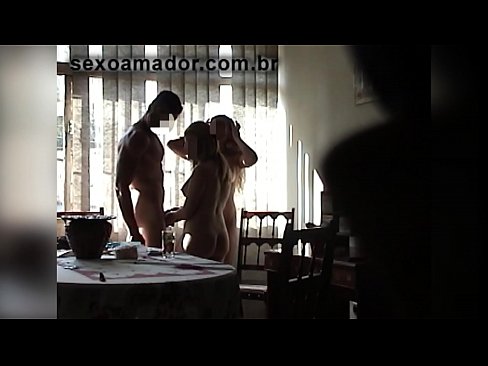 ❤️ Секс друзья приглашают гигантского мужика и втроем с ним ❤ Супер порно на сайте hentaiteca.ru ️❤